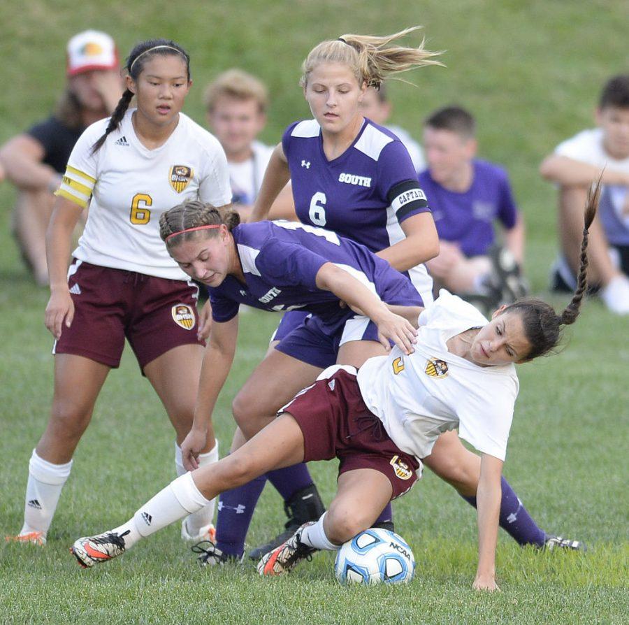 Girls soccer beat Cougars in OT thriller