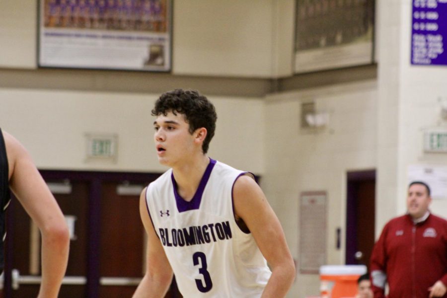 South's Anthony Leal (3) looks for a pass.