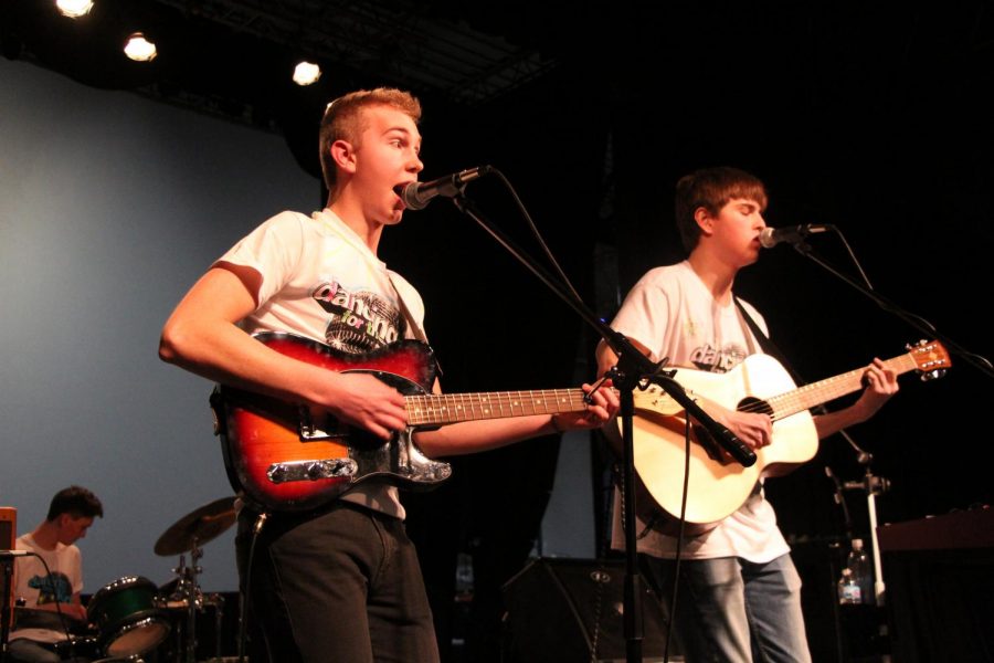 Last night, Dance Marathon held their annual Red Hot for Riley event at The Warehouse. The event included cornhole tournaments, live music (Elm Heights Band, Rough Draft), music spun by DJ Maddog and a rave!