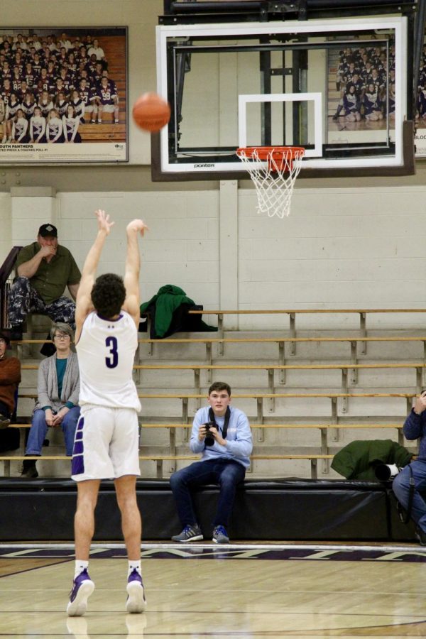 South's Anthony Leal (3) shoots a free throw.