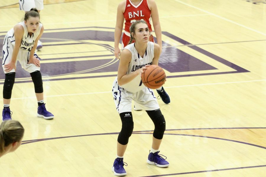 South junior Anneke Furr (1) prepares for a free throw