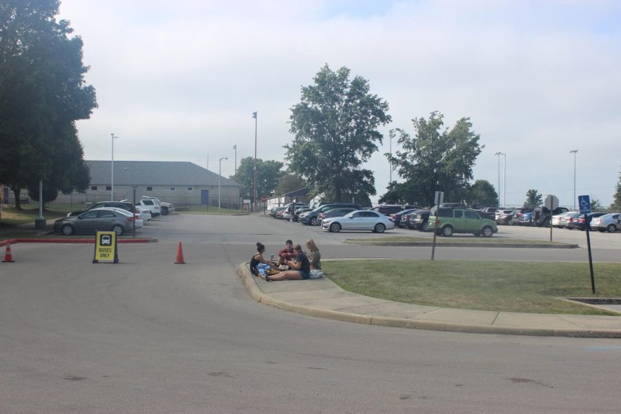 Students eat lunch outside to fit new Covid protocols