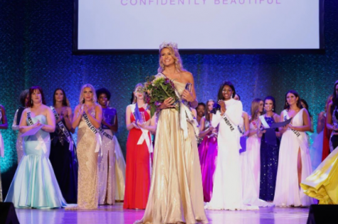 Gryszowka winning Miss Indiana