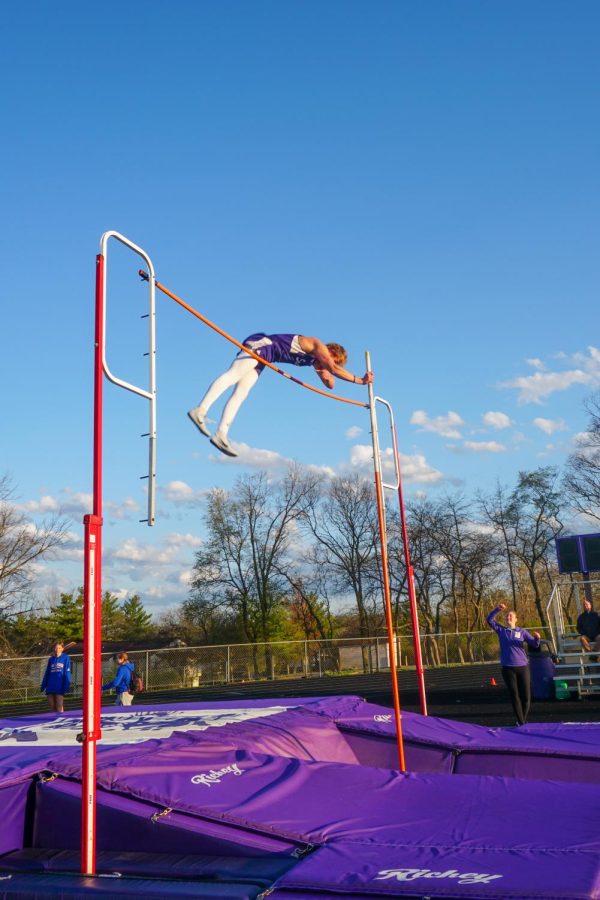 Junior Sawyer Bailey jumps his new PR 13’ 6” in pole vault against Martinsville.