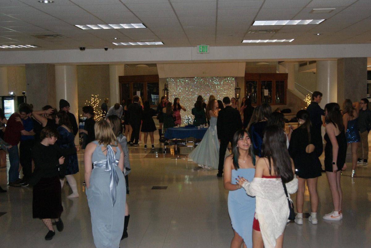 South Students Enjoy Winter Formal