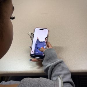 Teachers discuss opinions on the use of phones in the classroom