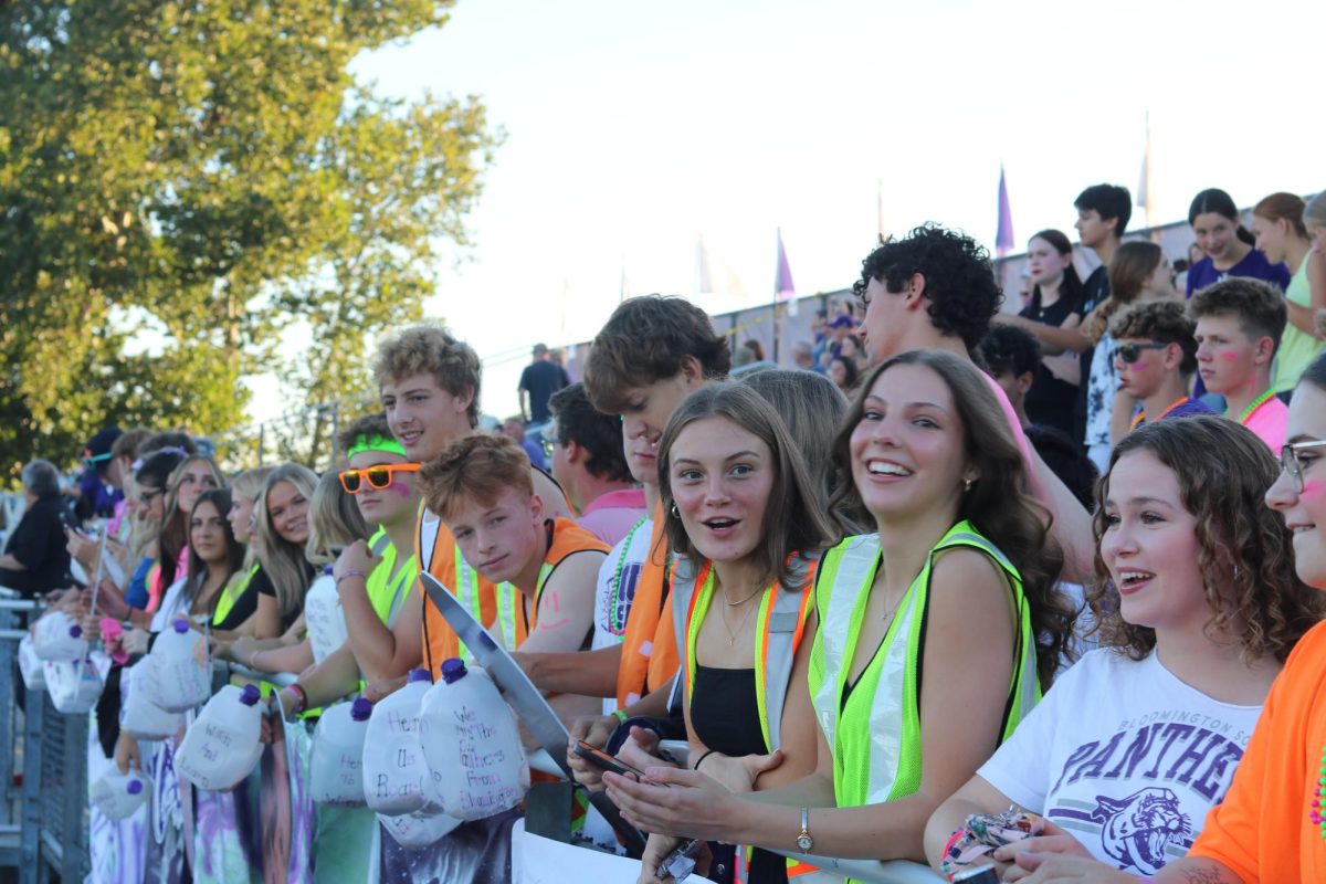 South students enjoy the homecoming game